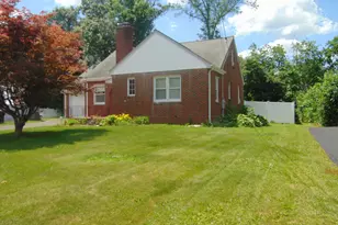 9 Grantham Rd, Wallingford, CT 06492 - Photo 1