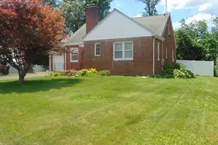 9 Grantham Rd, Wallingford, CT 06492 - Photo 5