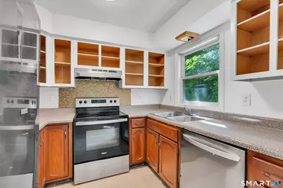 245 Colonial Avenue #16A, Waterbury, CT 06704 - Photo 13
