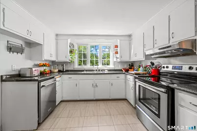 73 Longlane Road, West Hartford, CT 06117 - Photo 7