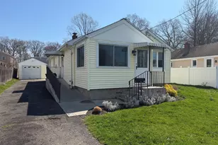 65 Roseville St, Fairfield, CT 06825 - Photo 3