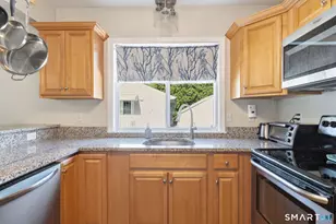 16 Park Ave, Montville, CT 06382 - Photo 17