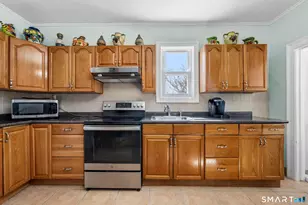 64 Connecticut Ave, New London, CT 06320 - Photo 7