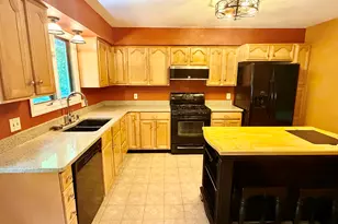 77 Evergreen Ave, Hamden, CT 06518 - Photo 7