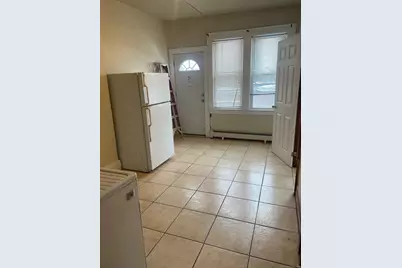 343 Wayne Street #1st, Bridgeport, CT 06606 - Photo 3