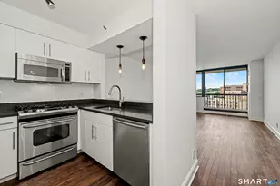 25 Forest St, Stamford, CT 06901 - Photo 9