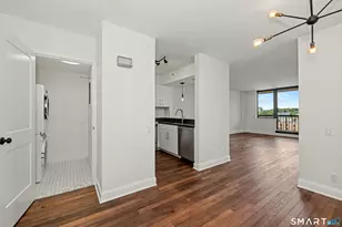 25 Forest St, Stamford, CT 06901 - Photo 7