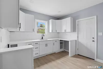 33 Congress Avenue, Waterbury, CT 06708 - Photo 3
