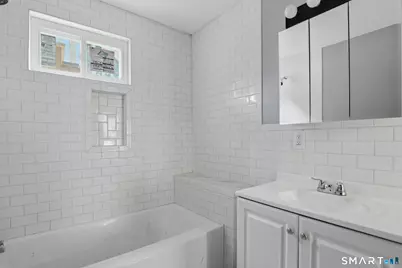33 Congress Avenue, Waterbury, CT 06708 - Photo 9