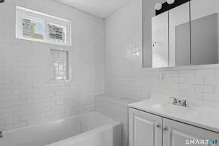 33 Congress Ave, Waterbury, CT 06708 - Photo 9