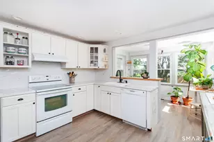 127 Moritz Pl, Fairfield, CT 06824 - Photo 11