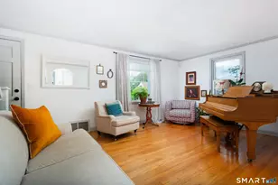 127 Moritz Pl, Fairfield, CT 06824 - Photo 5