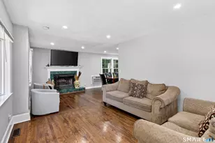 40 Sleepy Hollow Ln, Stamford, CT 06907 - Photo 9