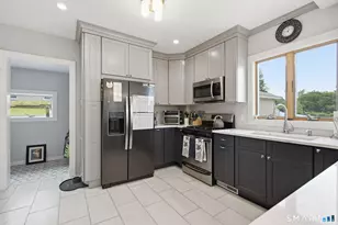 250 Bradley Ave, Waterbury, CT 06708 - Photo 3