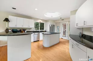 511 Hunting Ridge Rd, Stamford, CT 06903 - Photo 13