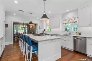 22 Ridgewood Rd, West Hartford, CT 06107 - Photo 15