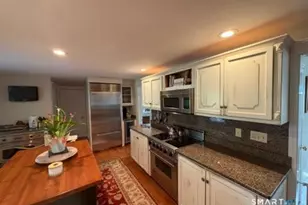 100 Rolling Ridge Rd, Hamden, CT 06518 - Photo 7