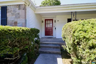 19 Pine Tree Dr, Stamford, CT 06906 - Photo 3