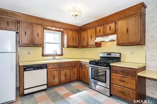 37 Rutherford St, New Britain, CT 06051 - Photo 7