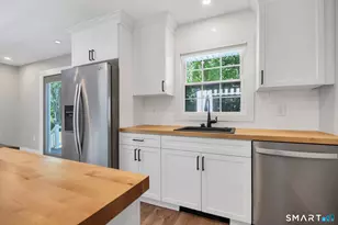 912 Route 163, Montville, CT 06370 - Photo 11