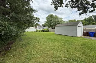 144 Edgemont Ave, West Hartford, CT 06110 - Photo 9