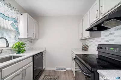 9 The Hamlet Unit C #C, Enfield, CT 06082 - Photo 7