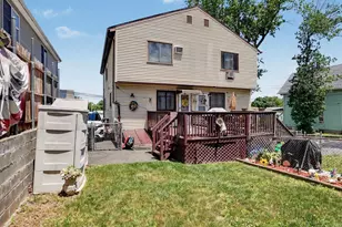 160 Granfield Ave, Bridgeport, CT 06610 - Photo 9