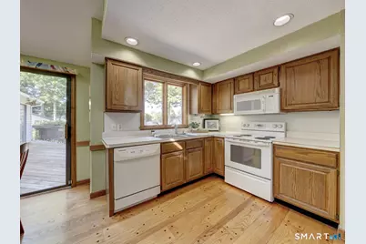 81 Kingston Drive, East Hartford, CT 06118 - Photo 5