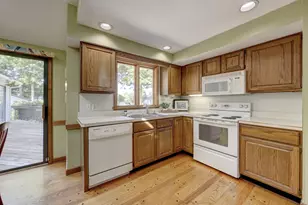 81 Kingston Dr, East Hartford, CT 06118 - Photo 5