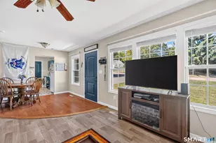 28 Birch St, Groton, CT 06340 - Photo 9