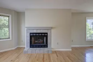 24 Nutmeg Ct, West Hartford, CT 06110 - Photo 9