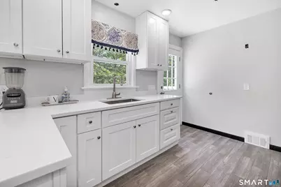 276 Griffin Avenue, Bridgeport, CT 06606 - Photo 15
