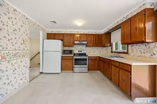 39 Munson Ave, Waterbury, CT 06705 - Photo 3