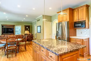 25 Wildrose Ln, Trumbull, CT 06611 - Photo 15