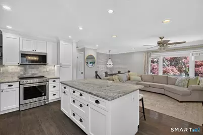22 Heather Lane, Norwalk, CT 06851 - Photo 9