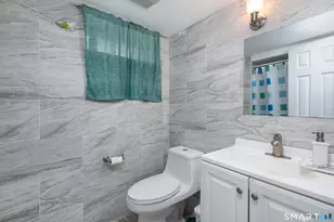 325 Rockwell Ave, Bloomfield, CT 06002 - Photo 25