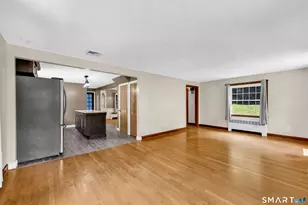 209 Lydale Pl, Meriden, CT 06450 - Photo 9