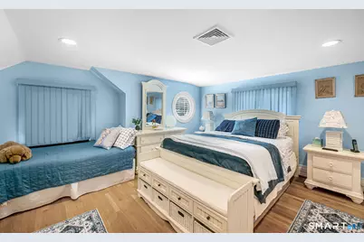 1085 Ocean Avenue, New London, CT 06320 - Photo 25
