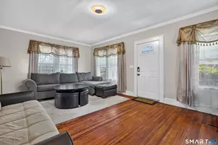 810 Briarwood Ave, Bridgeport, CT 06604 - Photo 5
