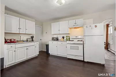 178 Linen Avenue, Bridgeport, CT 06604 - Photo 5