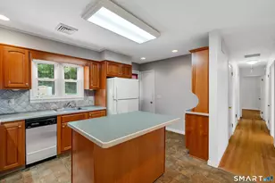688 Raymond Hill Rd, Montville, CT 06382 - Photo 23