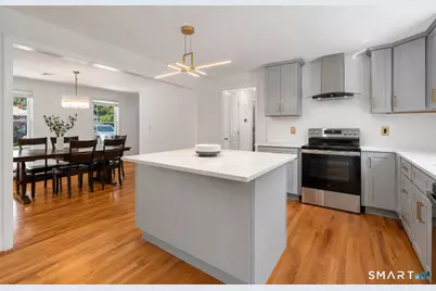 697 Governors Highway, South Windsor, CT 06074 - Photo 9
