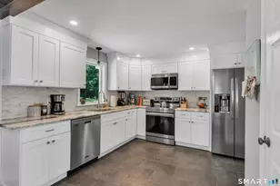 339 Boston Post Rd, East Lyme, CT 06333 - Photo 23