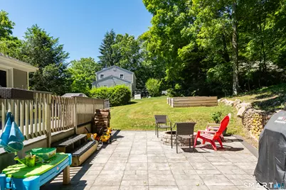 339 Boston Post Road, East Lyme, CT 06333 - Photo 39