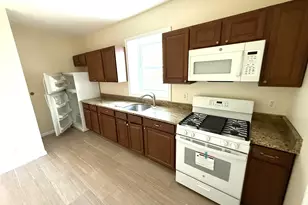 1333 E Main St, Bridgeport, CT 06608 - Photo 9