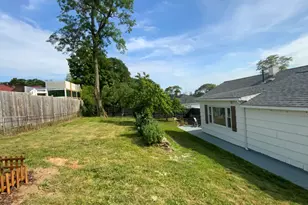200 Little Deer Rd, Bridgeport, CT 06606 - Photo 25