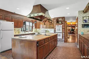 21 Fuller Rd, Trumbull, CT 06611 - Photo 19