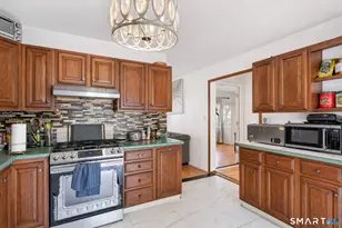 28 Hickory St, Danbury, CT 06810 - Photo 9