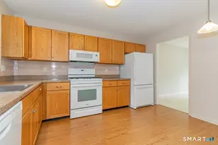 19 Steeplechase Dr, Newington, CT 06111 - Photo 9