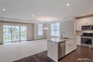 822 Center Meadow Ln, Danbury, CT 06810 - Photo 5